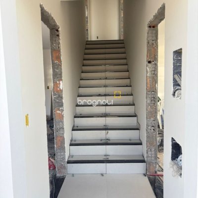 Casa com 63m², 2 quartos (sendo 1 suíte), 1 garagem, no bairro Nova Palhoça em Palhoça