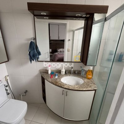 Apartamento com 72m², 2 quartos (sendo 1 suíte), 1 garagem, no bairro Bom Abrigo em Florianópolis