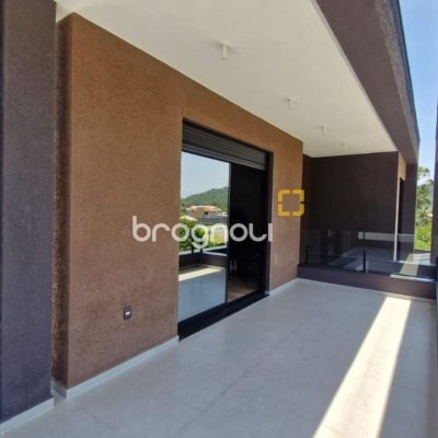 Casa de Condomínio com 228m², 3 quartos (sendo 1 suíte), 2 garagens, no bairro Vargem Grande em Florianópolis