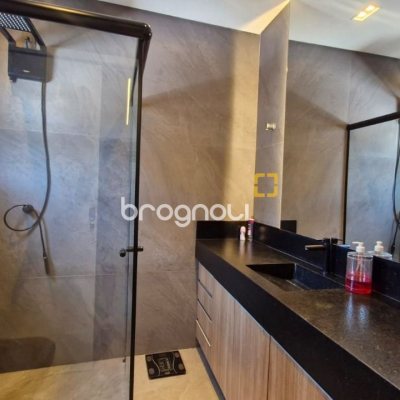 Casa de Condomínio com 228m², 3 quartos (sendo 1 suíte), 2 garagens, no bairro Vargem Grande em Florianópolis