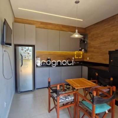 Casa de Condomínio com 228m², 3 quartos (sendo 1 suíte), 2 garagens, no bairro Vargem Grande em Florianópolis