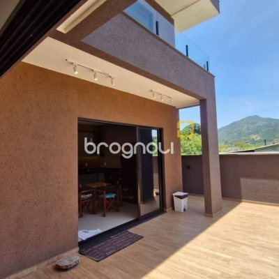 Casa de Condomínio com 228m², 3 quartos (sendo 1 suíte), 2 garagens, no bairro Vargem Grande em Florianópolis