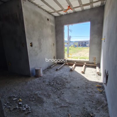 Casa com 210m², 3 quartos (sendo 1 suíte), 1 garagem, no bairro Vargem Pequena em Florianópolis