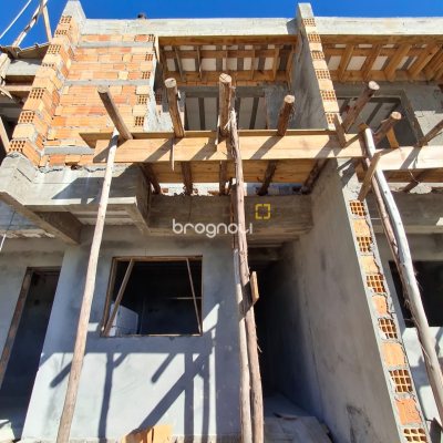 Casa com 210m², 3 quartos (sendo 1 suíte), 1 garagem, no bairro Vargem Pequena em Florianópolis