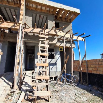 Casa com 210m², 3 quartos (sendo 1 suíte), 1 garagem, no bairro Vargem Pequena em Florianópolis