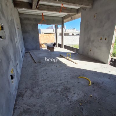 Casa com 210m², 3 quartos (sendo 1 suíte), 1 garagem, no bairro Vargem Pequena em Florianópolis