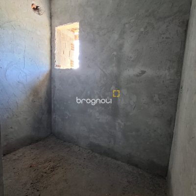 Casa com 210m², 3 quartos (sendo 1 suíte), 1 garagem, no bairro Vargem Pequena em Florianópolis