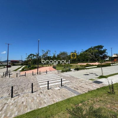 Terreno com 377m², no bairro Campeche em Florianópolis