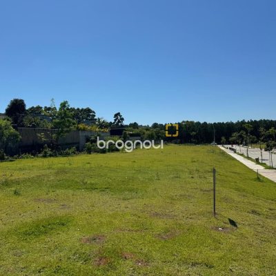 Terreno com 377m², no bairro Campeche em Florianópolis