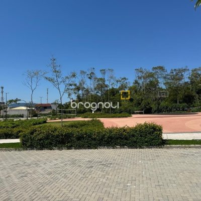 Terreno com 377m², no bairro Campeche em Florianópolis