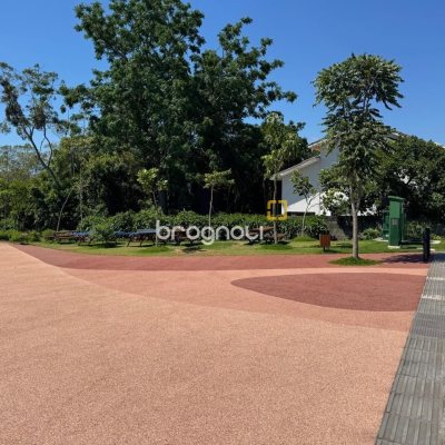 Terreno com 377m², no bairro Campeche em Florianópolis