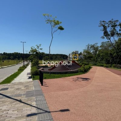 Terreno com 377m², no bairro Campeche em Florianópolis