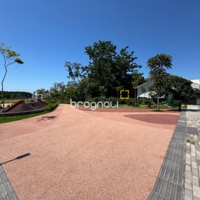 Terreno com 377m², no bairro Campeche em Florianópolis