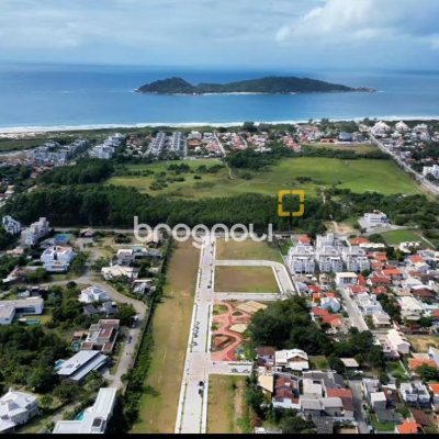 Terreno com 377m², no bairro Campeche em Florianópolis
