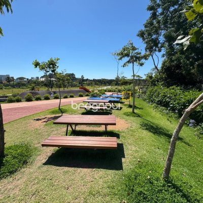 Terreno com 377m², no bairro Campeche em Florianópolis