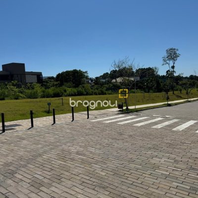 Terreno com 377m², no bairro Campeche em Florianópolis