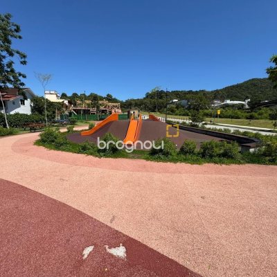 Terreno com 377m², no bairro Campeche em Florianópolis