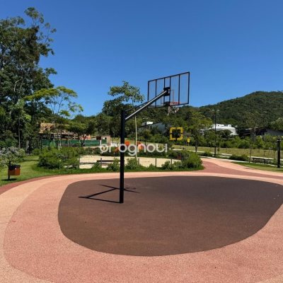 Terreno com 377m², no bairro Campeche em Florianópolis