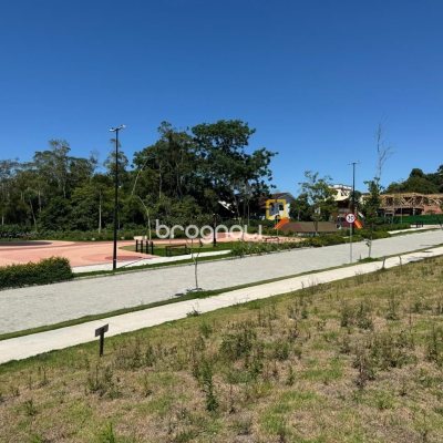 Terreno com 377m², no bairro Campeche em Florianópolis