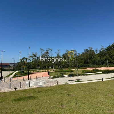 Terreno com 377m², no bairro Campeche em Florianópolis