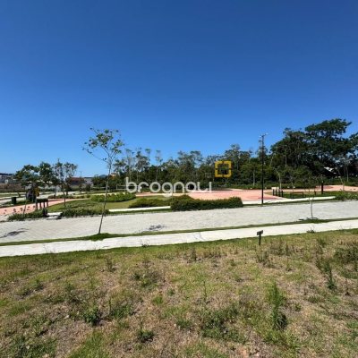 Terreno com 377m², no bairro Campeche em Florianópolis