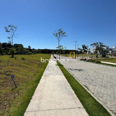 Terreno com 377m², no bairro Campeche em Florianópolis