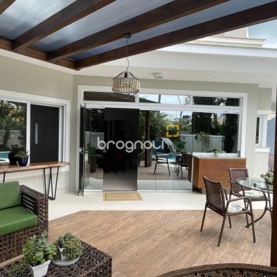 Casa com 416m², 5 quartos (sendo 5 suítes), 6 garagens, no bairro Jurerê Internacional em Florianópolis