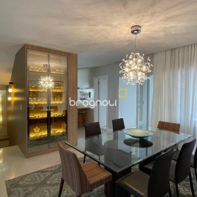 Casa com 416m², 5 quartos (sendo 5 suítes), 6 garagens, no bairro Jurerê Internacional em Florianópolis
