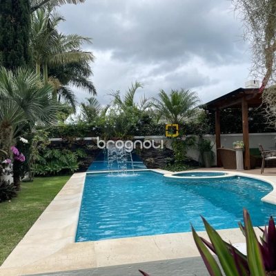 Casa com 416m², 5 quartos (sendo 5 suítes), 6 garagens, no bairro Jurerê Internacional em Florianópolis