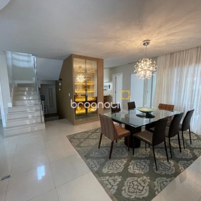 Casa com 416m², 5 quartos (sendo 5 suítes), 6 garagens, no bairro Jurerê Internacional em Florianópolis