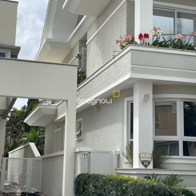 Casa com 416m², 5 quartos (sendo 5 suítes), 6 garagens, no bairro Jurerê Internacional em Florianópolis