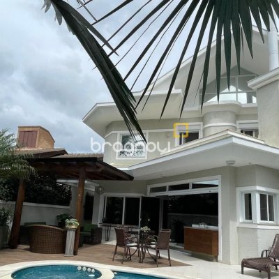 Casa com 416m², 5 quartos (sendo 5 suítes), 6 garagens, no bairro Jurerê Internacional em Florianópolis