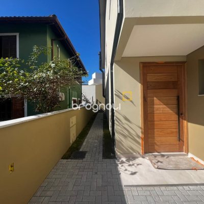 Casa com 130m², 4 quartos (sendo 1 suíte), 1 garagem, no bairro Campeche em Florianópolis