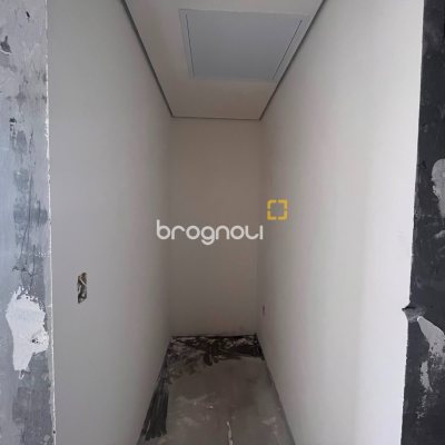 Casa com 130m², 4 quartos (sendo 1 suíte), 2 garagens, no bairro Campeche em Florianópolis