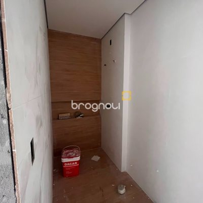 Casa com 130m², 4 quartos (sendo 1 suíte), 2 garagens, no bairro Campeche em Florianópolis