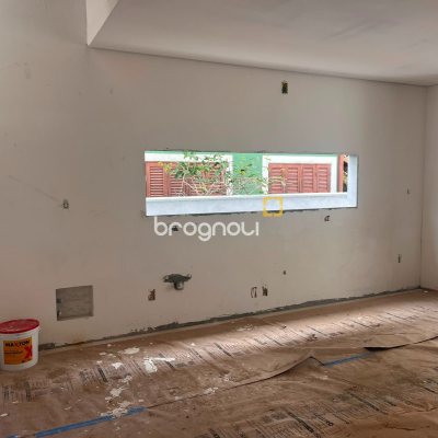 Casa com 130m², 4 quartos (sendo 1 suíte), 2 garagens, no bairro Campeche em Florianópolis