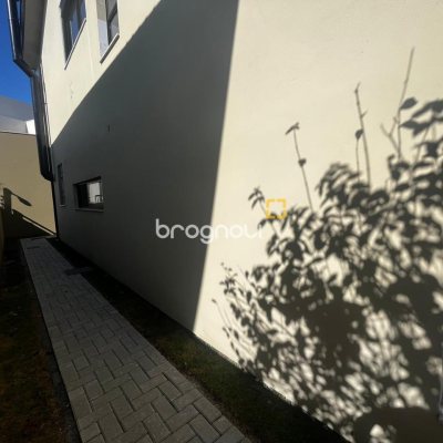 Casa com 130m², 4 quartos (sendo 1 suíte), 1 garagem, no bairro Campeche em Florianópolis