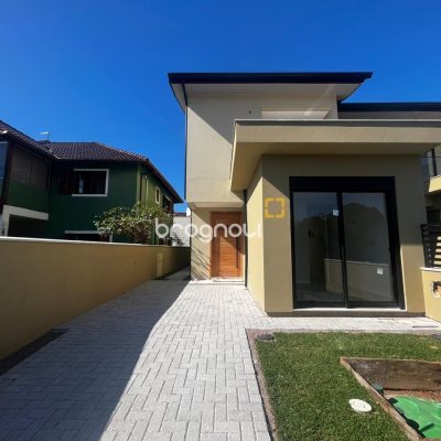 Casa com 130m², 4 quartos (sendo 1 suíte), 1 garagem, no bairro Campeche em Florianópolis