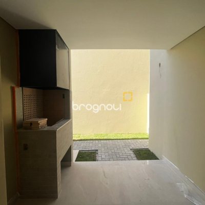 Casa com 130m², 4 quartos (sendo 1 suíte), 1 garagem, no bairro Campeche em Florianópolis