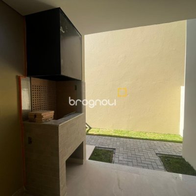 Casa com 130m², 4 quartos (sendo 1 suíte), 1 garagem, no bairro Campeche em Florianópolis