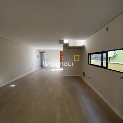 Casa com 130m², 4 quartos (sendo 1 suíte), 1 garagem, no bairro Campeche em Florianópolis