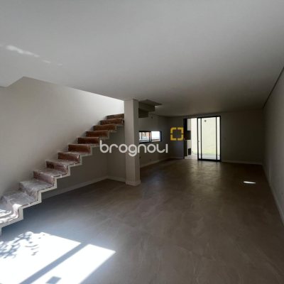 Casa com 130m², 4 quartos (sendo 1 suíte), 1 garagem, no bairro Campeche em Florianópolis