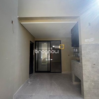 Casa com 130m², 4 quartos (sendo 1 suíte), 1 garagem, no bairro Campeche em Florianópolis
