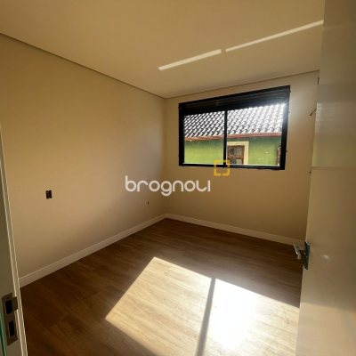 Casa com 130m², 4 quartos (sendo 1 suíte), 1 garagem, no bairro Campeche em Florianópolis