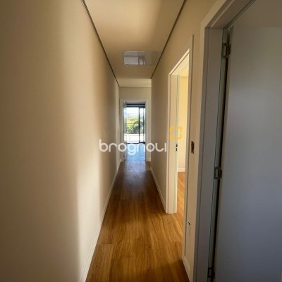 Casa com 130m², 4 quartos (sendo 1 suíte), 1 garagem, no bairro Campeche em Florianópolis