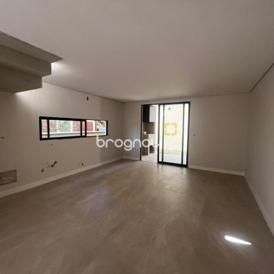 Casa com 130m², 4 quartos (sendo 1 suíte), 1 garagem, no bairro Campeche em Florianópolis