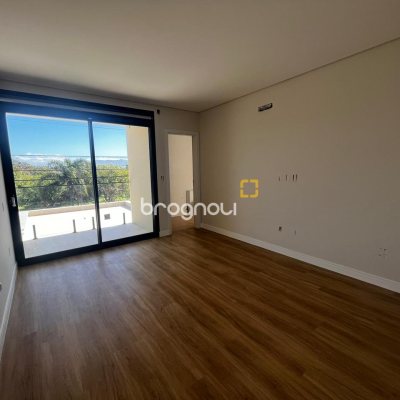Casa com 130m², 4 quartos (sendo 1 suíte), 1 garagem, no bairro Campeche em Florianópolis