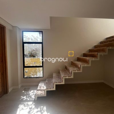 Casa com 130m², 4 quartos (sendo 1 suíte), 1 garagem, no bairro Campeche em Florianópolis
