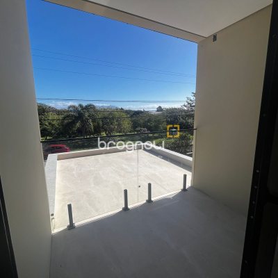 Casa com 130m², 4 quartos (sendo 1 suíte), 1 garagem, no bairro Campeche em Florianópolis