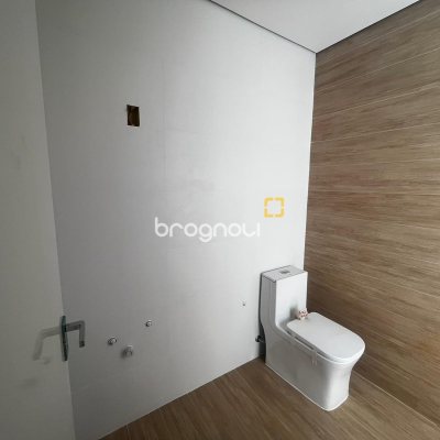 Casa com 130m², 4 quartos (sendo 1 suíte), 1 garagem, no bairro Campeche em Florianópolis